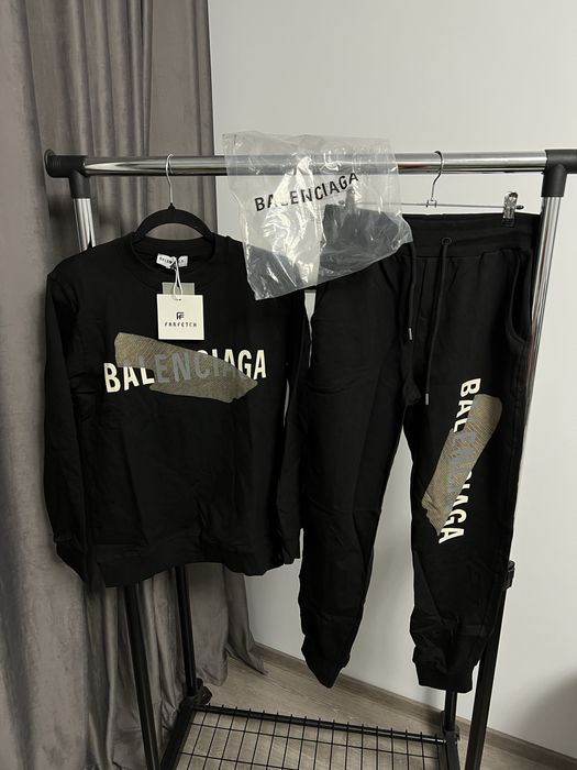 Compleu BALENCIAGA super calitate