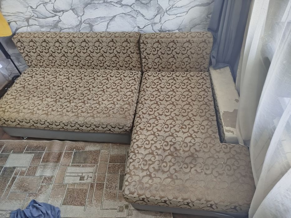 Диван раскладной угловой продам срочно