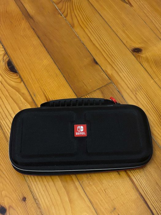 NINTENDO SWITCH OLED - Пълен комплект с калъф