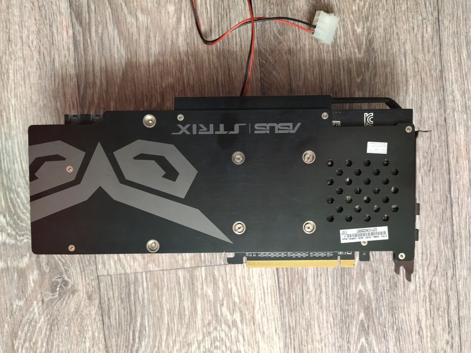 Видео карта R9 390 на 8GB