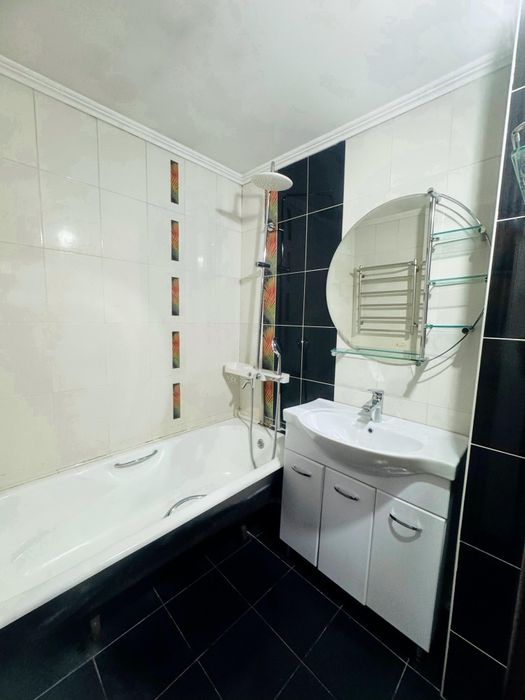 Продам квартиру 4 комнатную