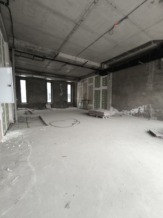 Продается коммерческое помещение, вдоль первой линии, улицы Махтумкули