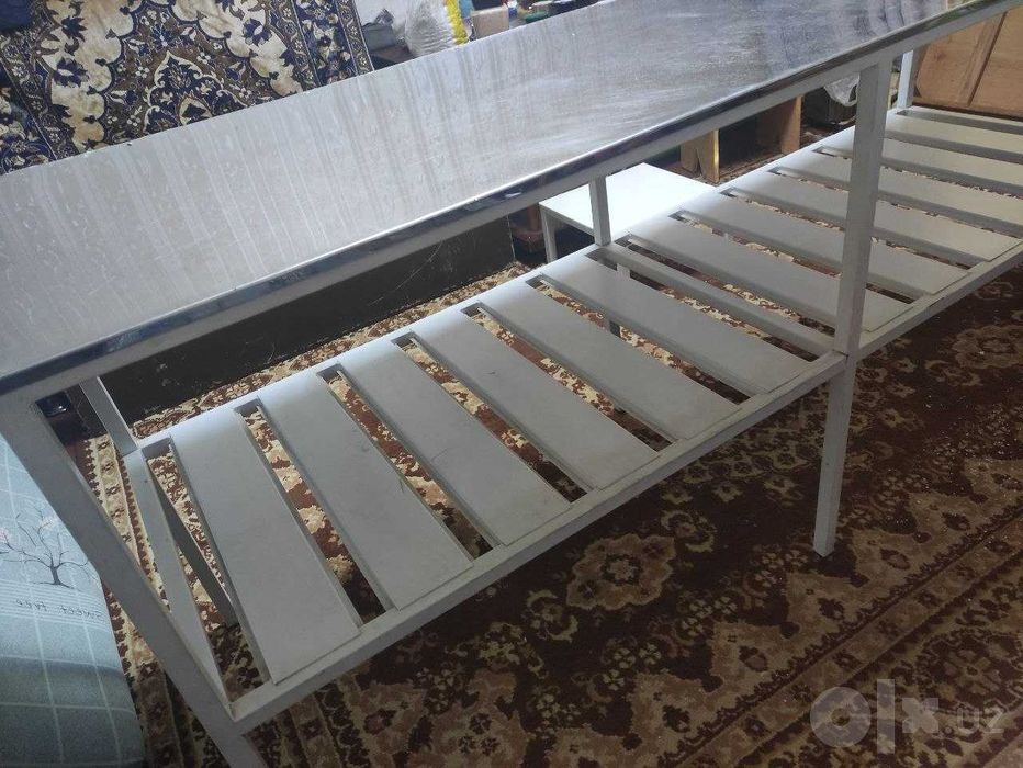 Стол из нержавеющей стали