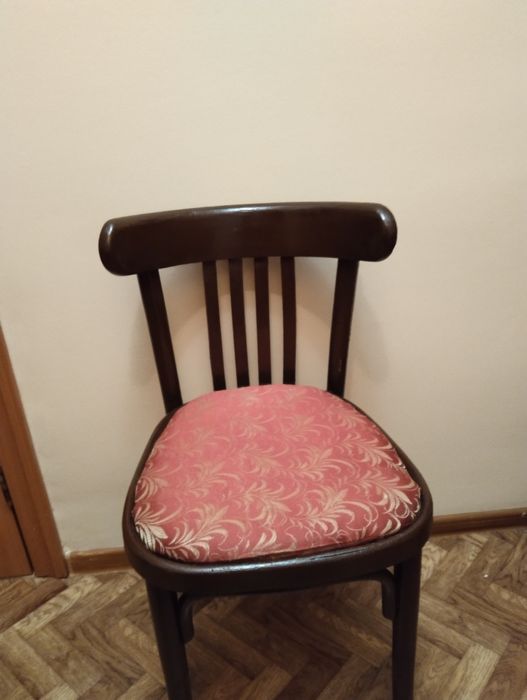 Продам стулья венские.