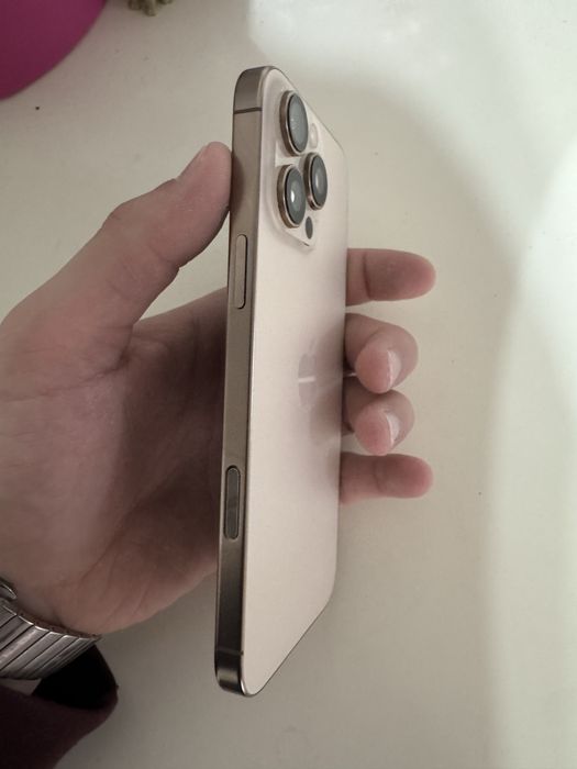 Iphone 16pro max gold 256 esim