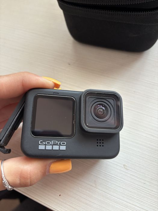 Екшън камера GoPro HERO9 Black - Пълен комплект с трипод GoPro Shorty и ПОДАРЪК