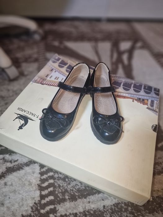 Туфли лакированные 28 размер