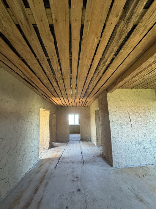 Участок с  черновым домом