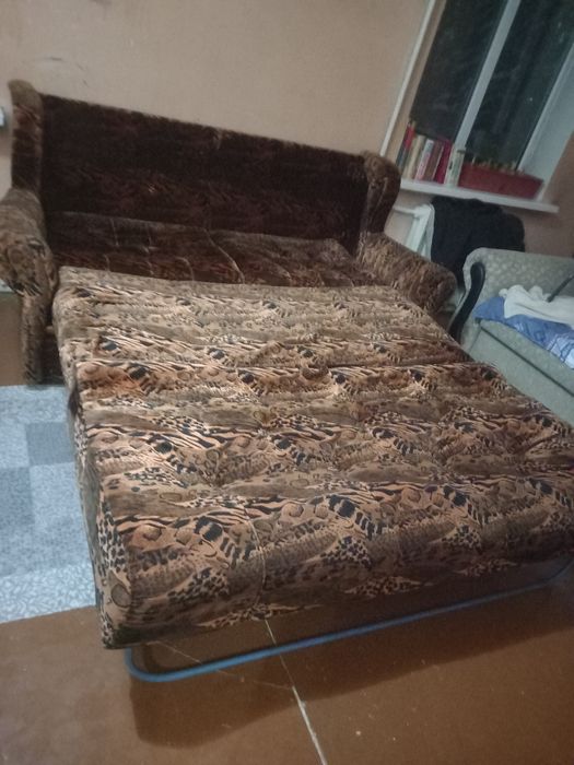 Продам диван с креслом