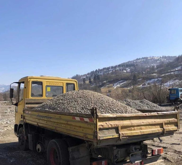 Vand si transport moloz nisip pamant