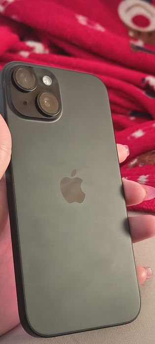 Vând s au schimb telefon iPhone 15
