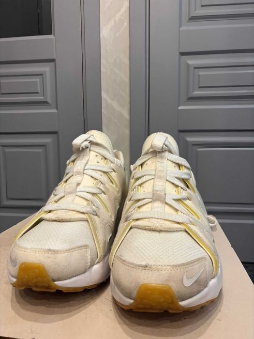 Продам кроссовки Nike Air Huarache