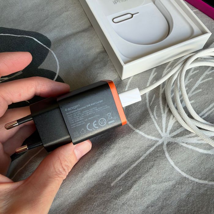 Смартфон Apple iPhone 16 Pro, 256GB, 5G, Desert Titanium