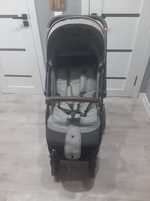 продам детскую коляску