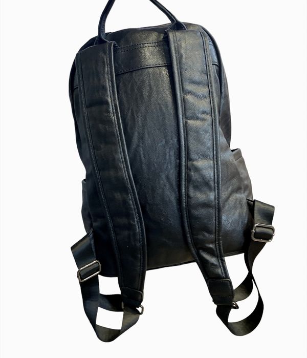 Кожена раница Унисекс с капси в стил Pp Plein