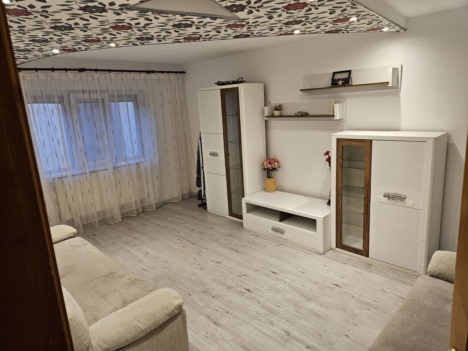 Apartament 3 camere de inchiriat