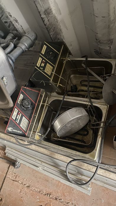 Бургер , фритюрница аппарат сатылады