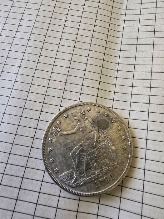 Продавам 3 броя монети