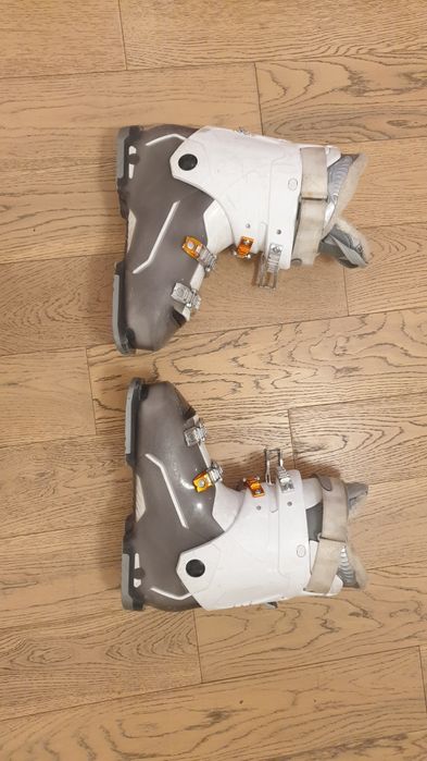 Дамски ски обувки Dalbello Mission seven, номер 26,5, много удобни.