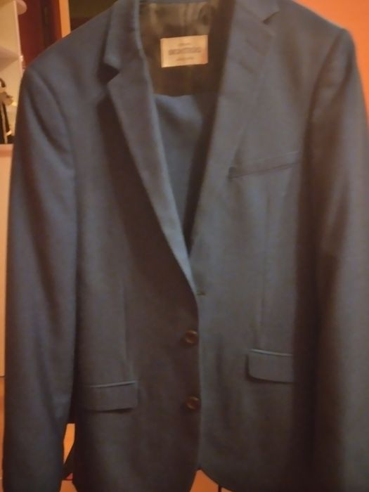Vând costum barbatesc Montego