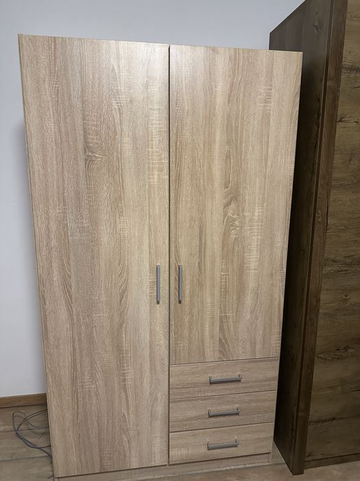 Vand Dulap :inaltime 180cm  latime 100cm