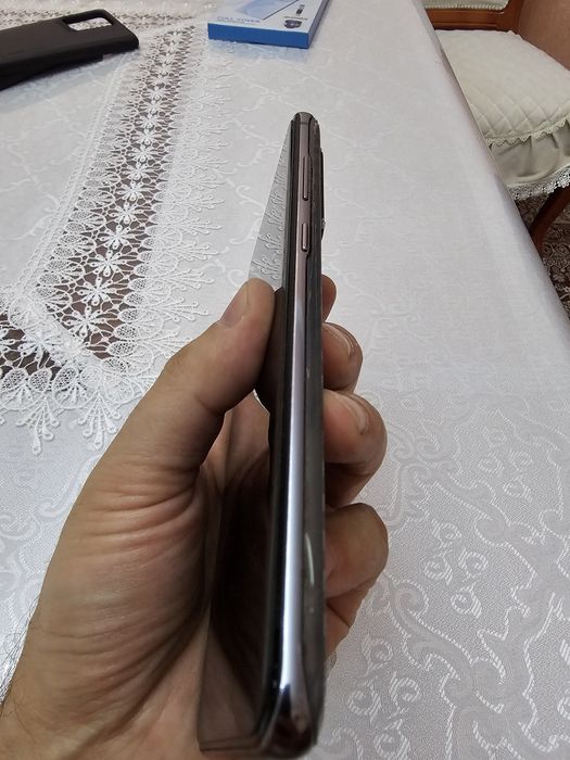 Samsung S20 ultra sotiladi.
