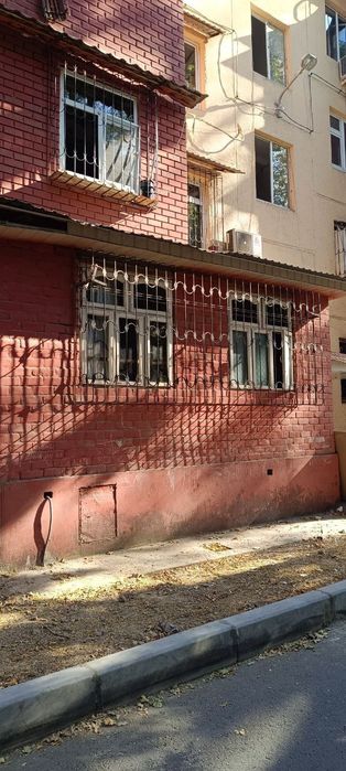 Продаётся под нежилой помищенияа цена викуп чиланзар 12кв