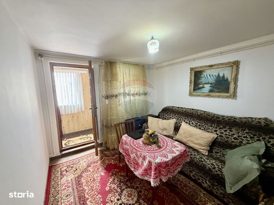Casă cu teren si demisol In Tifesti