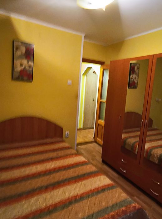 Închiriez apartamet