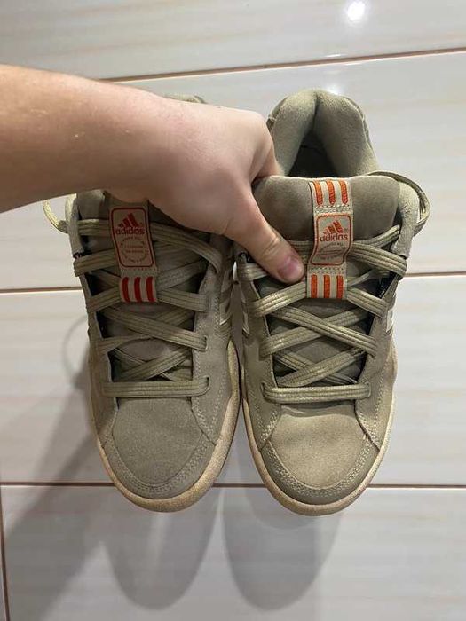 Pantofi Adidas piele intoarsa