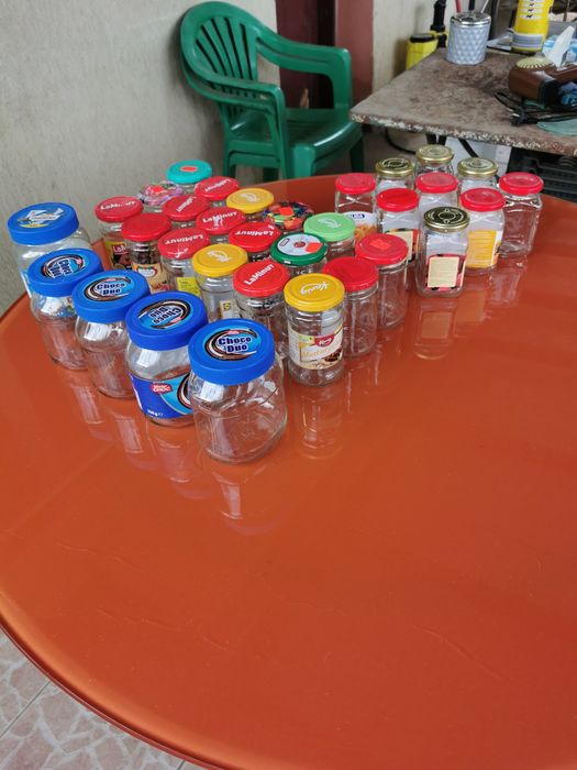 Borcane diverse, 1 leu / buc.