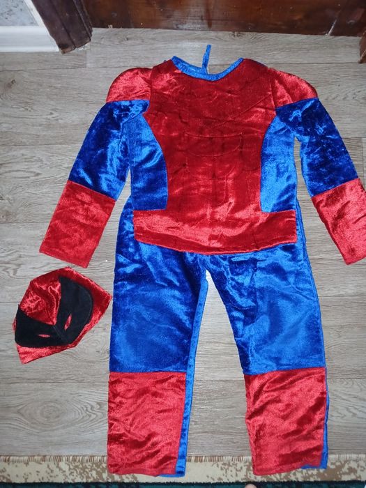 Продам Новогодние костюмы