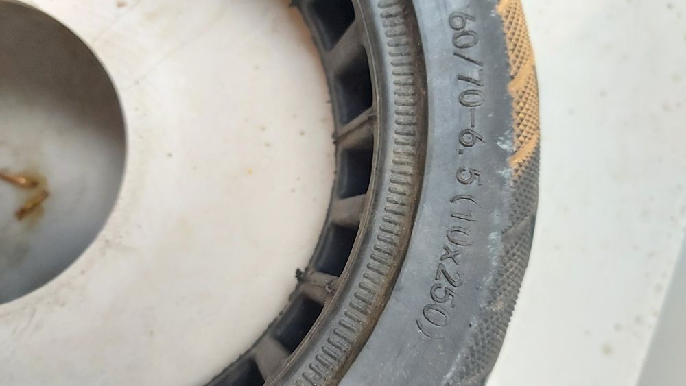 Шина   на  электросамокат