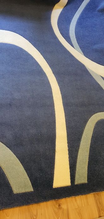 Продавам килим 200/250