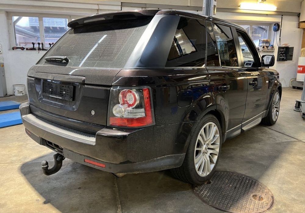 Теглич за Range Rover