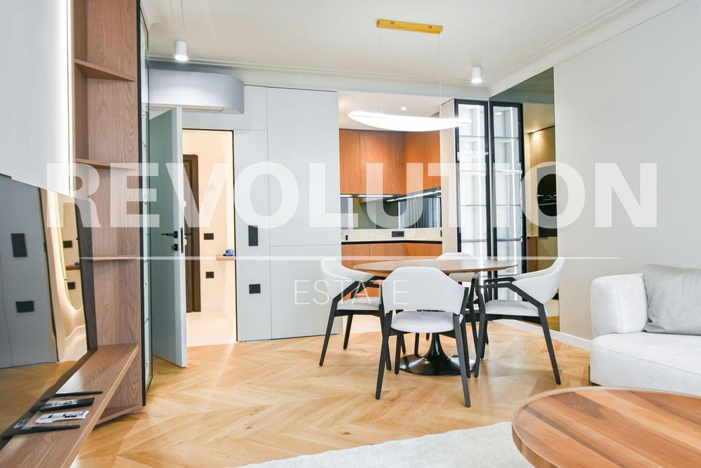 Двустаен апартамент в ж.к. Кръстова Вада