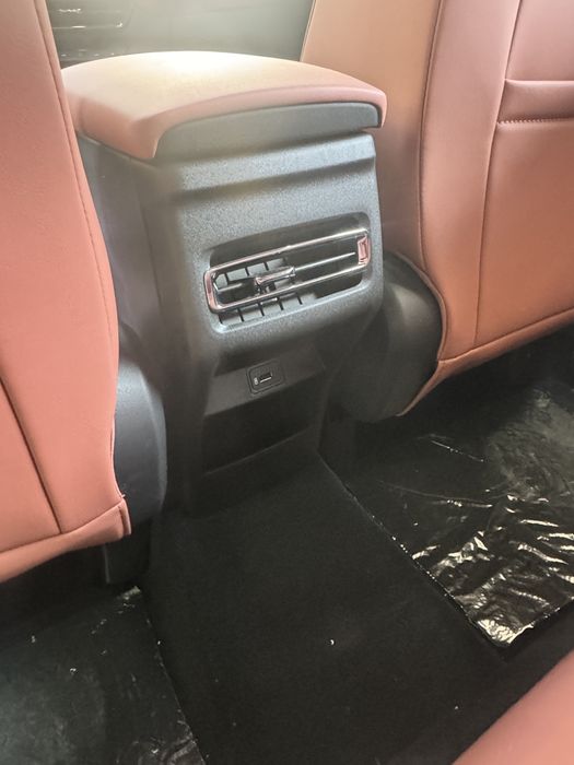 Подлокотник на Changan x5 plus