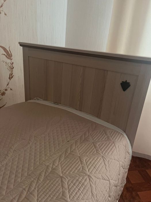 Кровать и шкаф для подростка