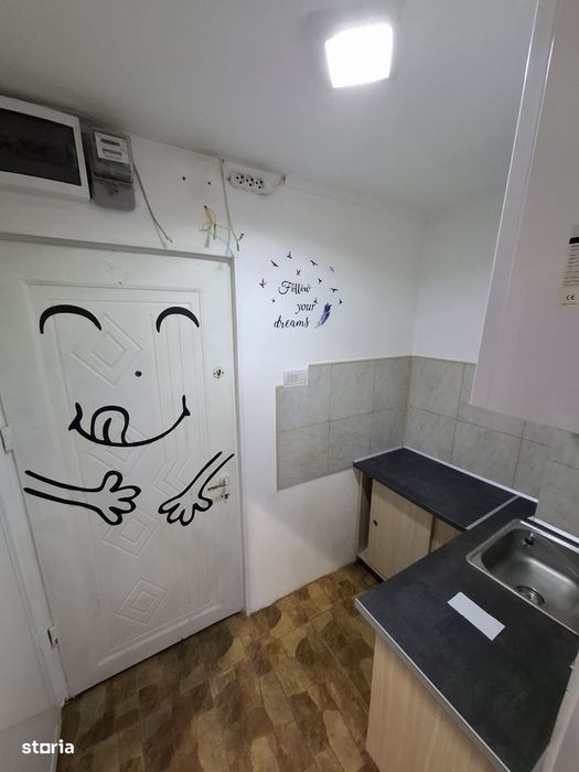 Garsonieră renovată zona Far