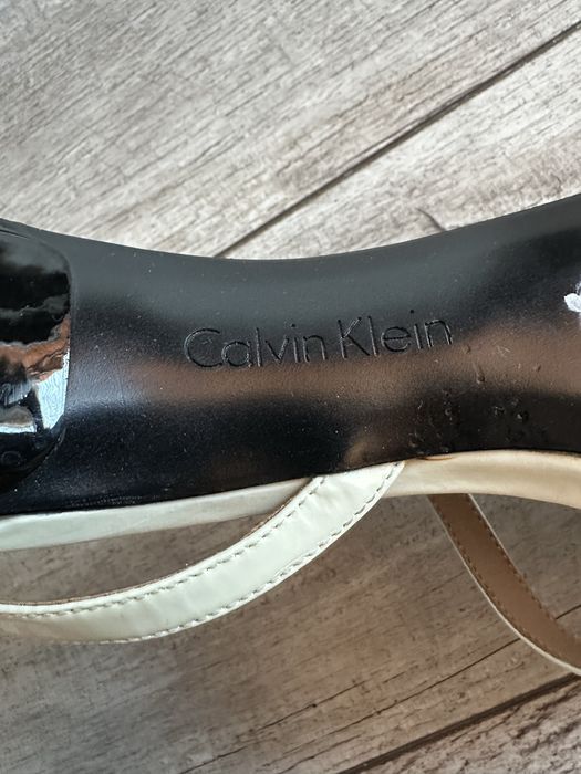 Calvin Klein оригинални страхотни обувки/сандали