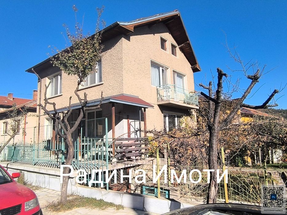 Продава се Къща в Велинград - 200 кв.м за 900 €/кв.м - Снимка #1