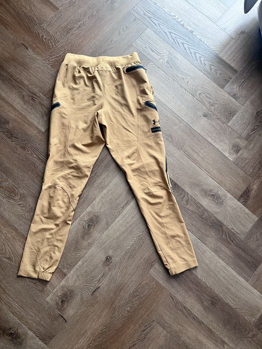 Спортивные брюки Under Armour Fitted