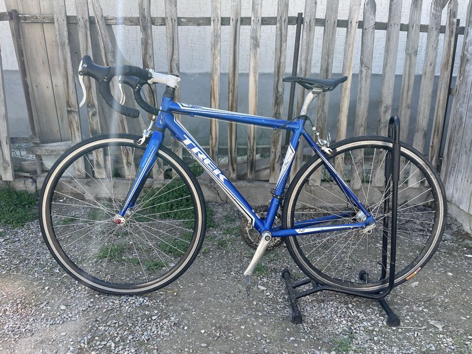 Шоссейный велосипед trek