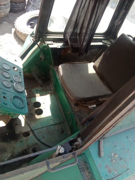 Traktor uchun kabina sotiladi