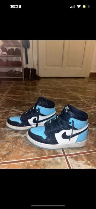 Jordan 1 mid patent blue