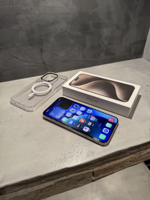 КАТО ЧИСТО НОВ Iphone 15 Pro Max + подарък