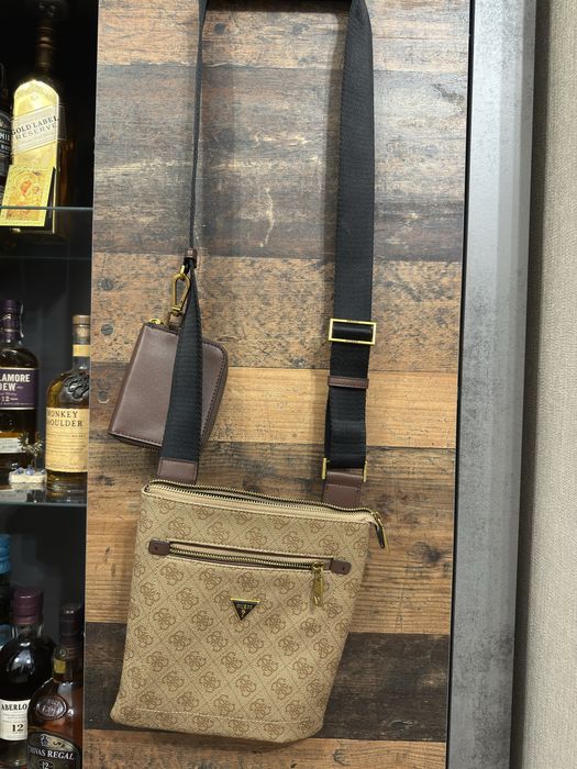 Мъжка чантичка/чанта GUESS