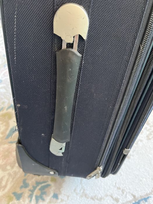 Продам чемодан срочно