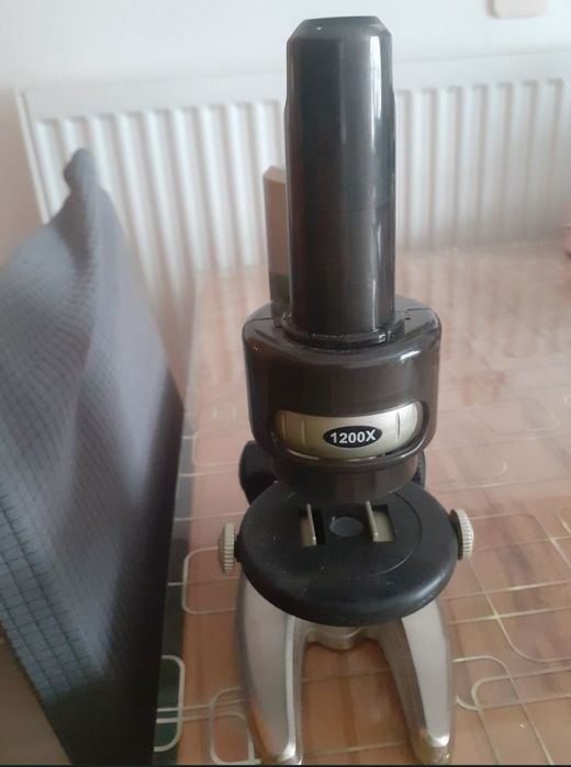 Vând microscop funcțional