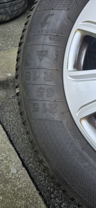 Vând jante de aluminiu cu anvelope de iarnă pentru Audi Q 3